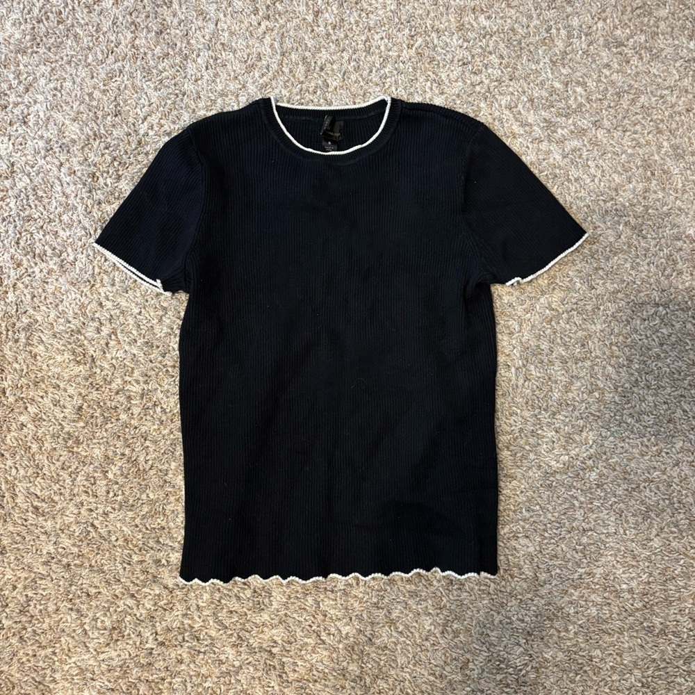 Worthington Black Ribbed Top with Cream Edging